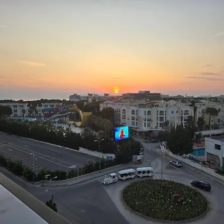 Blue Slide House - 1br, Waterpark, Shoreline Apartment *